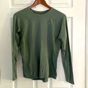 Womens Nike Dry Fit Running shirt size M